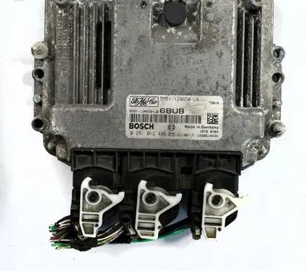 Ford Focus Engine control unit/module 5M5112A650LB 0281012486