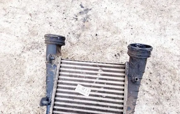 Volkswagen PASSAT B5.5 Intercooler radiator 8d0145805c