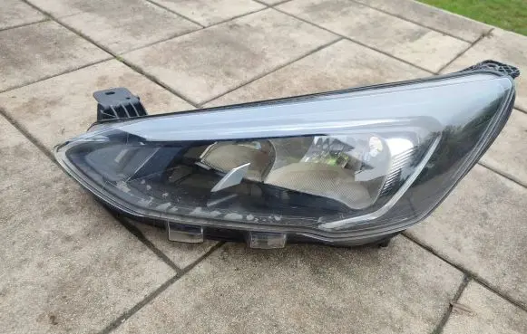 Ford Focus Headlight/headlamp