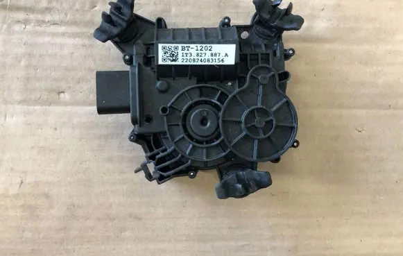 Volkswagen PASSAT B9 Front door soft close latching motor (coupe) 1T3827887A BT1202