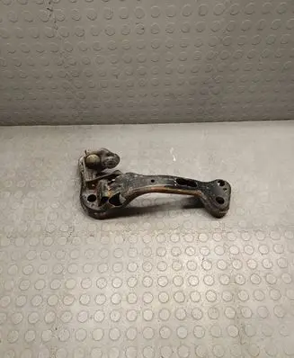 Gearbox mounting bracket