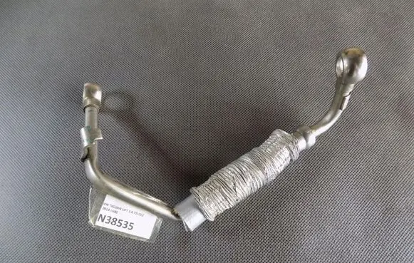 Volkswagen Tiguan Oil level dip stick 