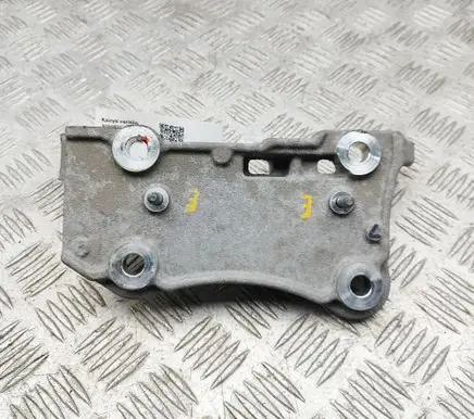 Opel Mokka B Engine mounting bracket 9826426680