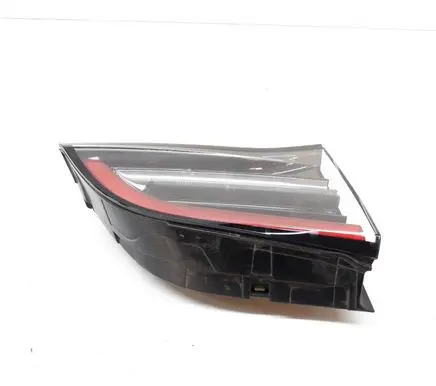 Tesla Model Y Tailgate rear/tail lights 150208897B