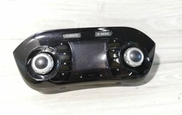 Nissan Juke I F15 Climate control unit 24845BV82A G1B02111