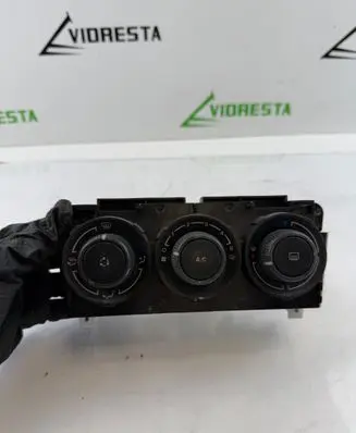 Citroen C3 Picasso Climate control unit 69947013