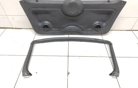 Mini One - Cooper R50 - 53 Tailgate trim 7055461