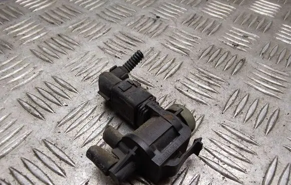 Valve vacuum