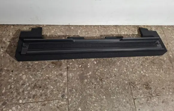 Volkswagen Tiguan Other trunk/boot trim element 5NN868077B
