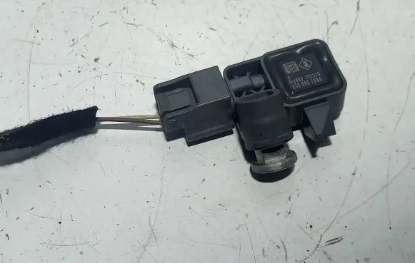 Renault Megane III Airbag deployment crash/impact sensor 988300005R 080910 045202080910