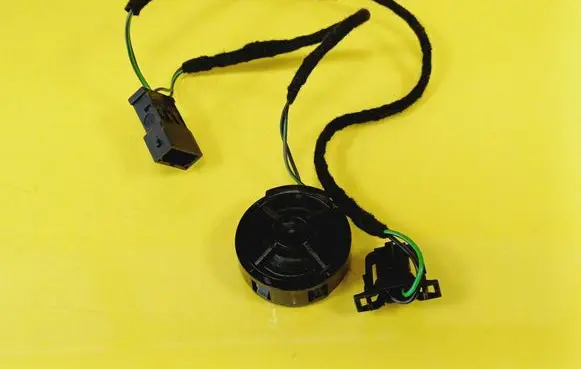 Audi A6 S6 C5 4B Front door high frequency speaker 4B0035399C