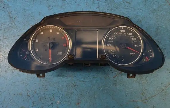Audi Q5 SQ5 Dashboard 5550016205