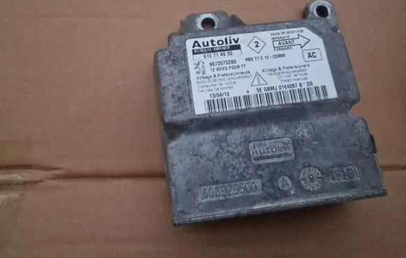 Peugeot 207 CC Airbag control unit/module 9673575280