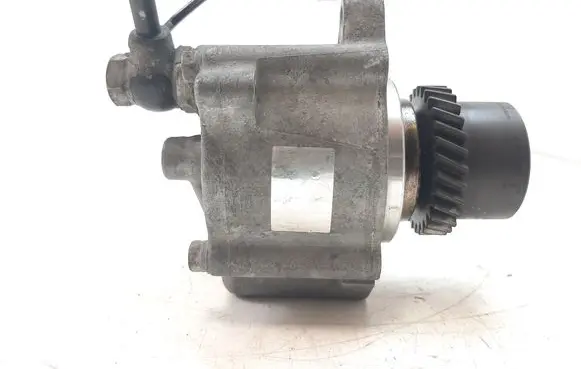 Toyota Hilux (AN10, AN20, AN30) Vacuum pump
