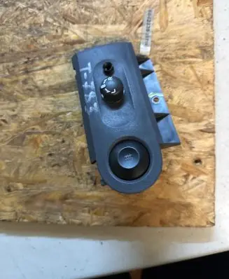 Mitsubishi Outlander Electric window control switch PPTD10