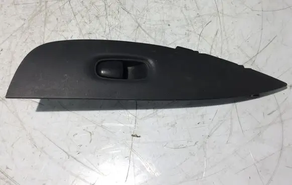 Nissan X-Trail T32 Electric window control switch 809604CE2A