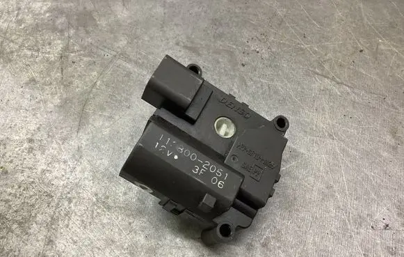 Toyota Corolla Verso AR10 Air flap motor/actuator 1138002051 3F06