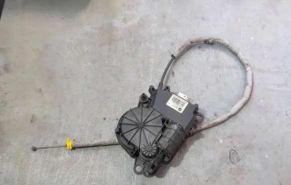 Tailgate/trunk/boot lift motor