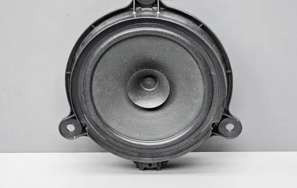 Mazda 3 III Rear door speaker 576710 BHP166960