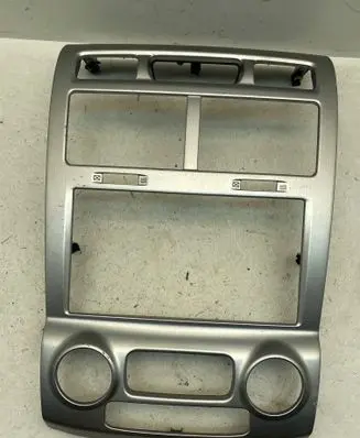 KIA Sportage Radio/GPS head unit trim 80348548 KM84636A