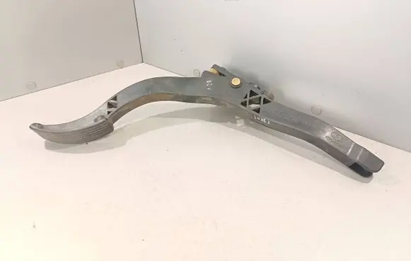Hyundai Santa Fe Accelerator throttle pedal SMXEJ