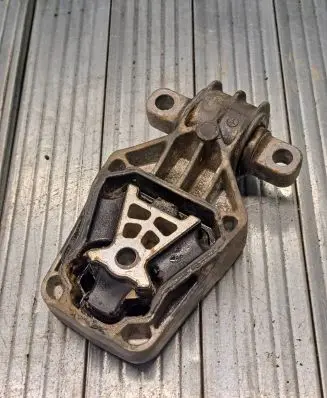 Mercedes-Benz B W246 W242 Engine mount bracket A2462401209
