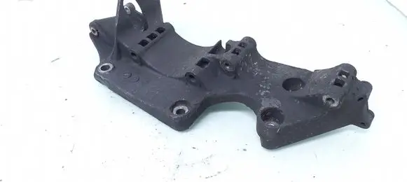 Volkswagen Transporter - Caravelle T5 Generator/alternator bracket R045903143C