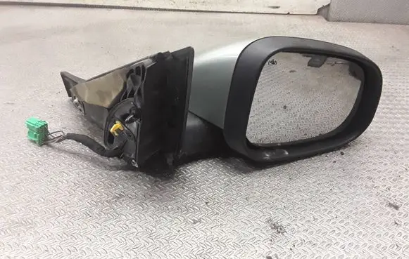 Volvo V70 Front door electric wing mirror 30734902