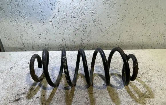 Toyota Auris 150 Rear coil spring