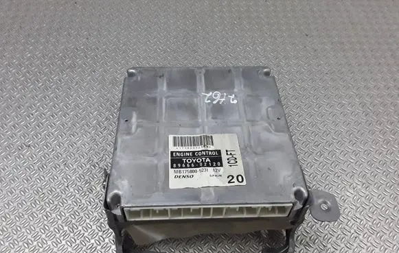 Toyota Corolla E120 E130 Engine control unit/module 8966602120