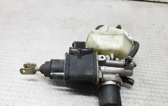 Mercedes-Benz E W211 Master brake cylinder A2114300302