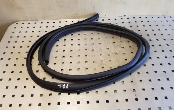 Front door rubber seal