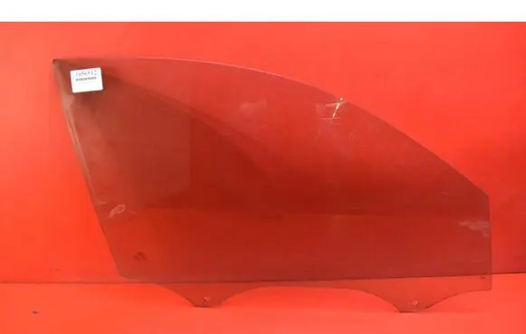 Audi Q3 8U Front door window glass four-door 
