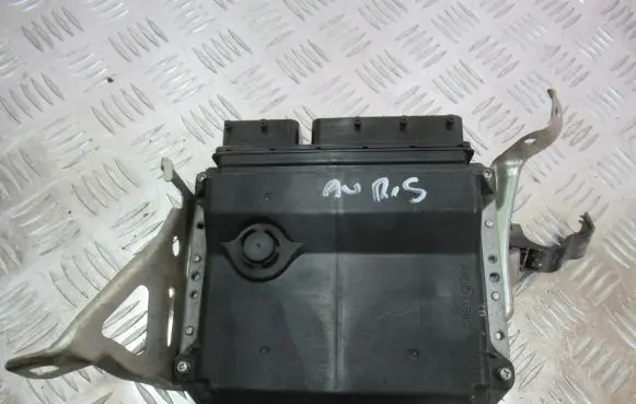 Toyota Auris 150 Engine control unit/module 8966102W20