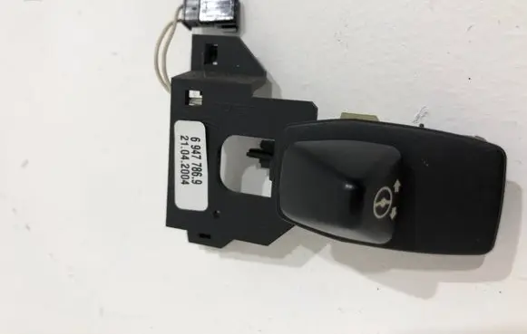 BMW 5 E60 E61 Steering wheel adjustment switch 69477869 600429