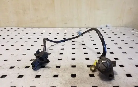 Opel Frontera B Front door lock (next to the handle) 