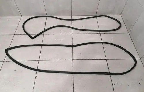 Porsche 911 993 Rubber seal front coupe door window 96453109500