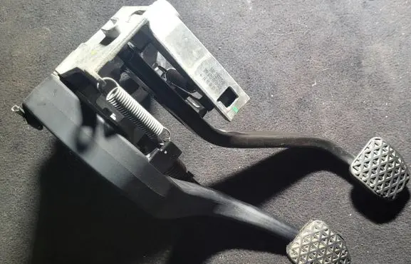 BMW 1 E81 E87 Pedal assembly 6787111