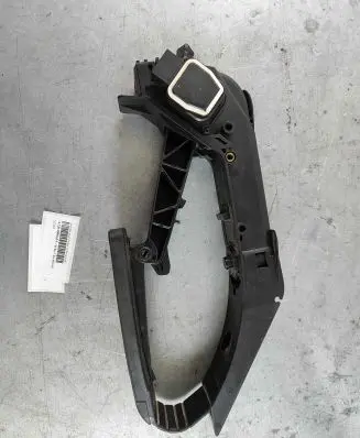Mercedes-Benz S W221 Accelerator throttle pedal A2203000104