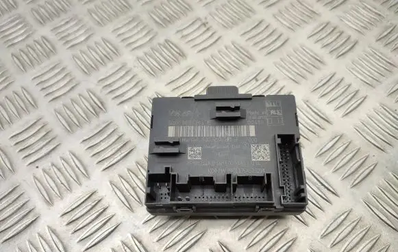Volkswagen Golf VII Door control unit/module 5Q0959393E 5Q0959393B