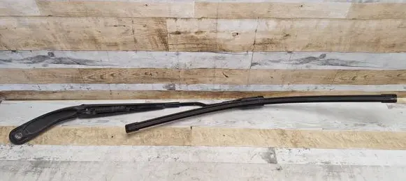 Ford C-MAX II Front wiper blade arm AM5117526AE