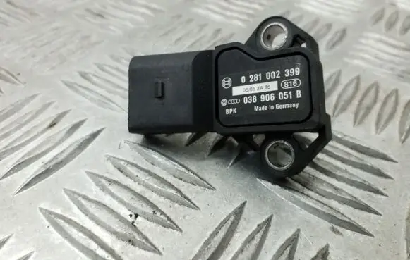 Volkswagen Golf VI Air pressure sensor 038906051B 0281002399