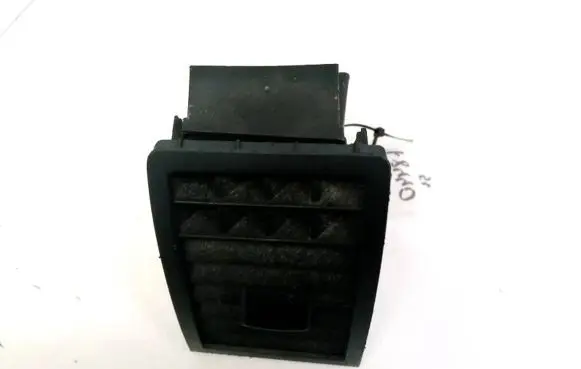 Volkswagen Touareg I Dash center air vent grill 7L6819704E