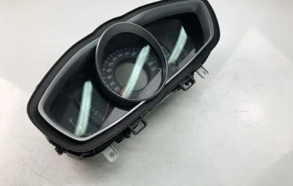 Volvo V40 Speedometer (instrument cluster) 31453102
