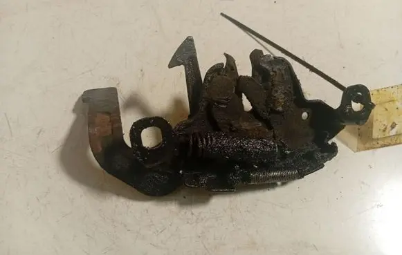 Nissan Primera Engine bonnet/hood lock/catch