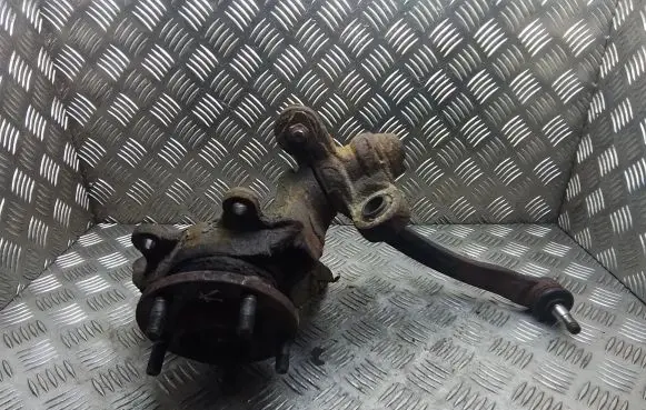 Nissan Primera Front wheel hub