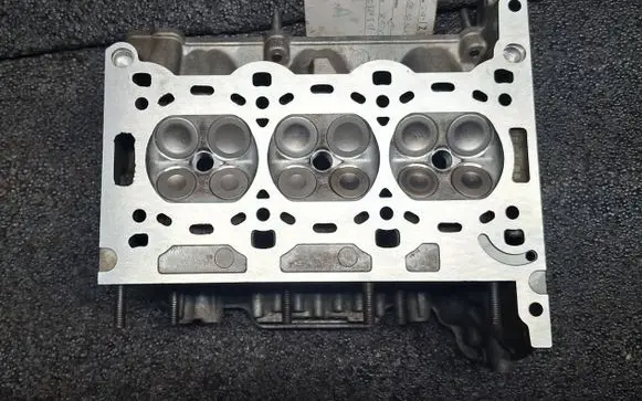 Opel Corsa B Engine head 90529513