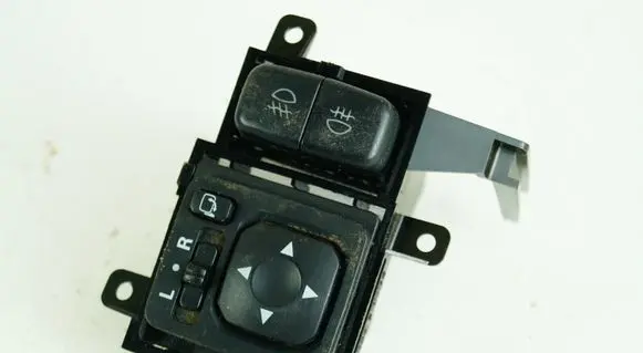 Mitsubishi Pajero Wing mirror switch MR951187