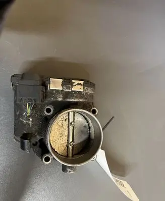 Volvo V70 Throttle body valve 30711552 0280750146