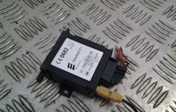 Audi RS4 Sensor 221000328200